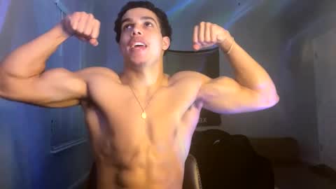 Snapshot of itstarzan chatting on February 2025 11:55:02 PM TARZAN online show from February 2025 11:55:02 PM