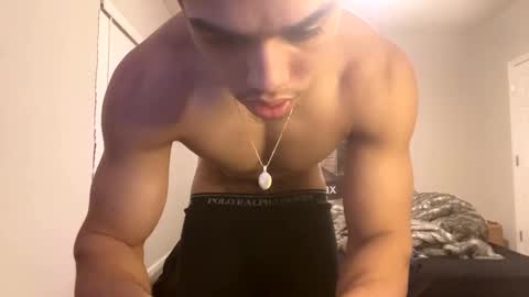 Snapshot of itstarzan chatting on February 2025 12:24:01 AM TARZAN online show from February 2025 12:24:01 AM