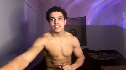 Snapshot of itstarzan chatting on February 2025 09:24:01 AM TARZAN online show from February 2025 09:24:01 AM