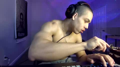 Snapshot of itstarzan chatting on March 2025 05:29:02 AM TARZAN online show from March 2025 05:29:02 AM