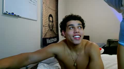 Snapshot of itstarzan chatting on October 2025 02:28:02 AM TARZAN online show from October 2025 02:28:02 AM