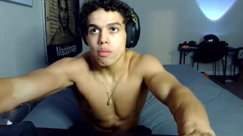 Snapshot of itstarzan chatting on October 2025 12:19:01 AM TARZAN online show from October 2025 12:19:01 AM