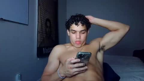 Snapshot of itstarzan chatting on October 2025 01:42:02 AM TARZAN online show from October 2025 01:42:02 AM