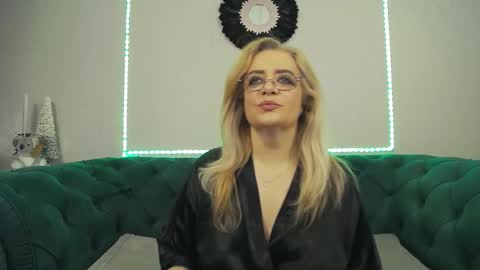 Snapshot of ivanacharm chatting on December 2025 04:50:02 AM ivanacharm online show from December 2025 04:50:02 AM