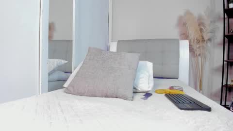 ivanna online show from October 2025 04:47:01 AM