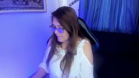 Snapshot of ivette_shaira chatting on June 2026 06:18:02 PM IVETTE online show from June 2026 06:18:02 PM