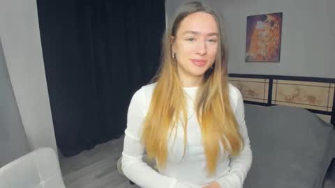 Snapshot of iveyhaw chatting on November 2025 09:26:02 AM Violet online show from November 2025 09:26:02 AM