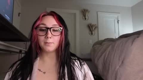 ivey jade online show from November 2025 09:10:01 AM