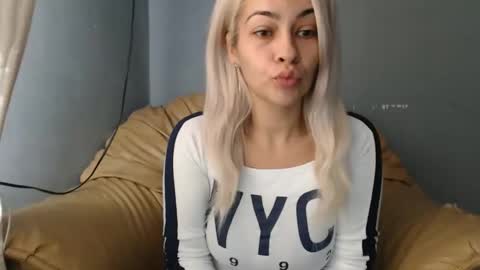 Snapshot of ivoivo1 chatting on September 2025 05:40:01 AM RosseEssor online show from September 2025 05:40:01 AM