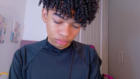 Snapshot of ivone_rose_ chatting on October 2025 12:18:02 PM Ivon online show from October 2025 12:18:02 PM