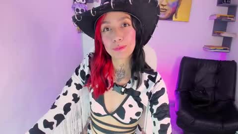 Ivonne  online show from October 2025 12:53:02 PM