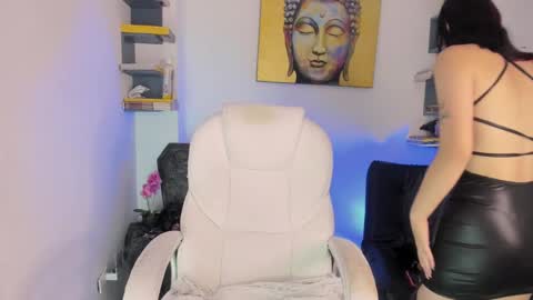 Ivonne  online show from October 2025 12:40:02 PM