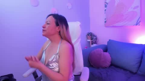 Ivonne online show from April 2026 01:27:01 PM