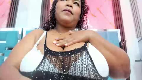 Snapshot of ivonne_brownn chatting on February 2026 11:43:02 AM Ivonny online show from February 2026 11:43:02 AM