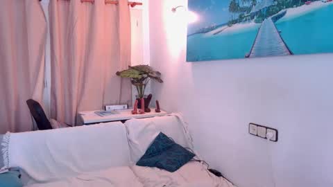 ivonneanddom online show from November 2025 10:48:02 AM