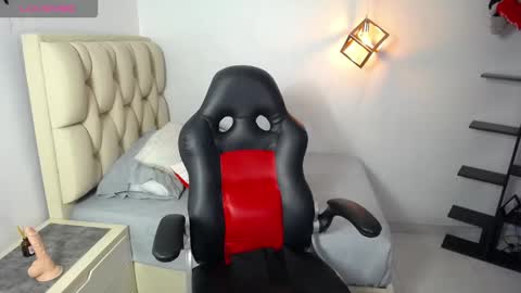 Snapshot of ivonneclain1 chatting on December 2025 03:00:01 AM IVONNE online show from December 2025 03:00:01 AM