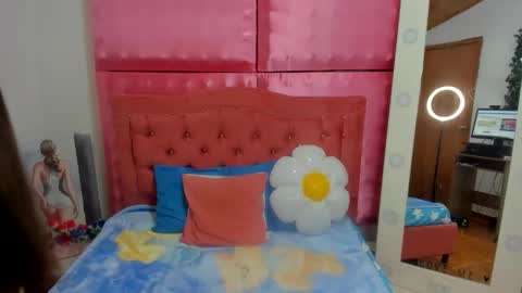 Ivonny online show from November 2025 11:09:02 AM