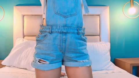 Snapshot of ivonny_x chatting on May 2026 06:33:02 AM Ivon online show from May 2026 06:33:02 AM