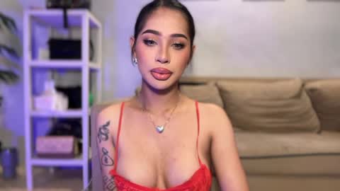Snapshot of ivorycollins chatting on April 2026 01:19:01 AM kirstenelsie online show from April 2026 01:19:01 AM