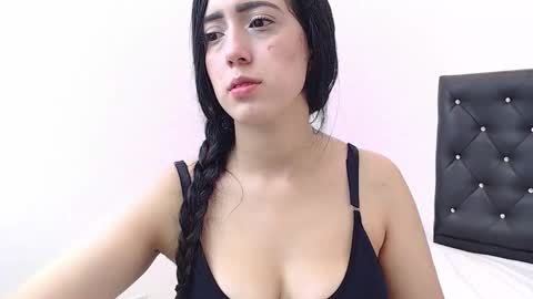 ivorynoir online show from March 2026 01:37:01 PM