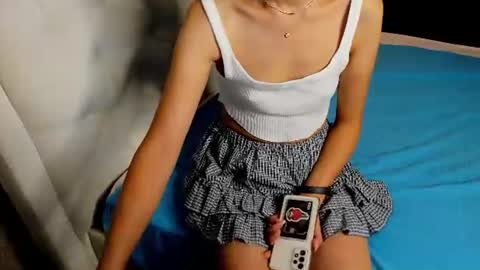 Snapshot of ivy__ross chatting on June 2026 10:45:02 PM Ivy online show from June 2026 10:45:02 PM