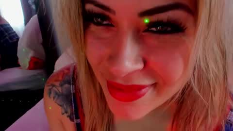 Snapshot of ivy__taylorr chatting on February 2025 01:31:02 PM Diana Rojas online show from February 2025 01:31:02 PM