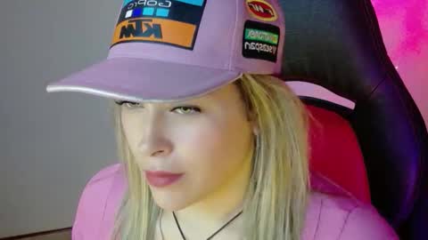 Snapshot of ivy__taylorr chatting on November 2025 10:21:02 PM Diana Rojas online show from November 2025 10:21:02 PM