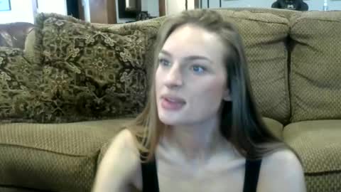 Snapshot of ivygrave chatting on November 2025 04:06:01 PM ivygrave online show from November 2025 04:06:01 PM