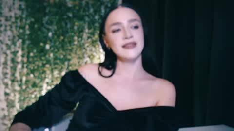 Miss Ivy online show from January 2025 06:39:01 PM