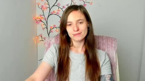 Snapshot of ivynoir_ chatting on May 2026 12:45:02 PM Ivy online show from May 2026 12:45:02 PM