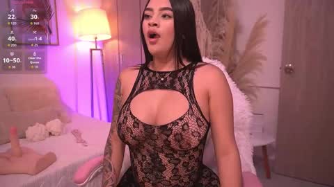 Annie online show from November 2025 05:07:01 AM