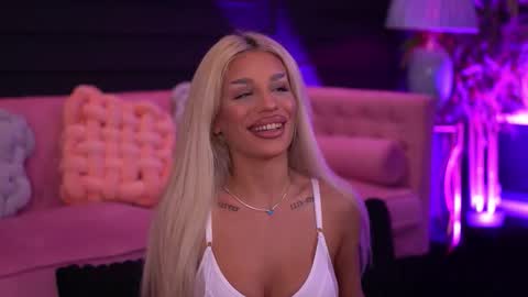 IvyRowa online show from February 2026 06:26:02 PM