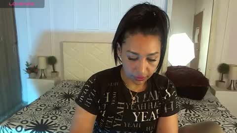 ivyshine7 online show from February 2026 07:00:02 PM