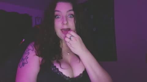 Snapshot of ivyy_sinss chatting on December 2025 01:48:02 AM Amiee online show from December 2025 01:48:02 AM