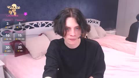 Snapshot of iwillfall_ chatting on November 2025 11:33:02 AM Maxim online show from November 2025 11:33:02 AM