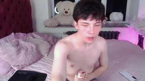 Maxim online show from March 2026 04:32:02 PM