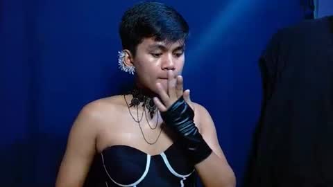 iya143 online show from November 2025 11:28:01 PM