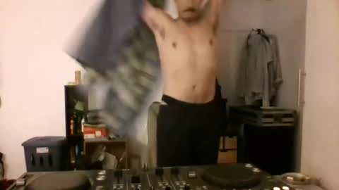 Snapshot of iyoperro chatting on October 2025 01:53:02 AM Casandro online show from October 2025 01:53:02 AM