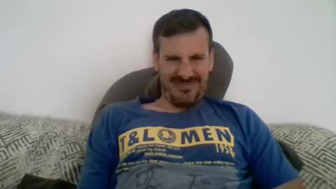 Snapshot of iyoperro chatting on November 2025 09:33:02 AM Casandro online show from November 2025 09:33:02 AM