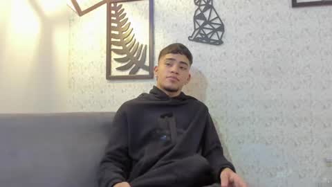 Snapshot of izaak_taylor7 chatting on December 2024 03:30:01 AM izaack online show from December 2024 03:30:01 AM