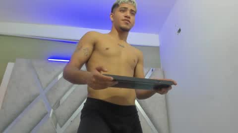 Snapshot of izaak_taylor7 chatting on February 2025 06:33:01 PM izaack online show from February 2025 06:33:01 PM