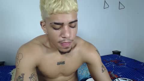 Snapshot of izaak_taylor7 chatting on October 2025 02:21:02 AM izaack online show from October 2025 02:21:02 AM