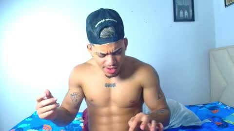 izaack online show from December 2025 10:51:01 PM