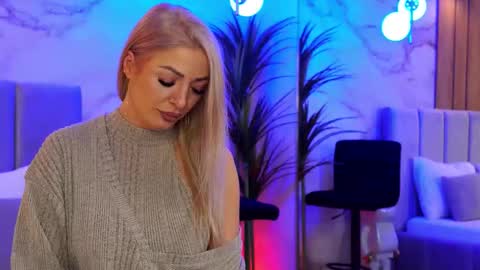 izabelle_02 online show from March 2026 05:13:02 AM