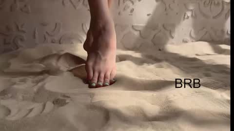 Snapshot of izi_fox chatting on February 2025 06:05:02 PM izi online show from February 2025 06:05:02 PM