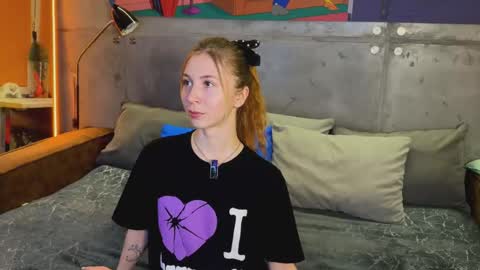 Snapshot of izi_fox chatting on October 2025 04:07:01 PM izi online show from October 2025 04:07:01 PM