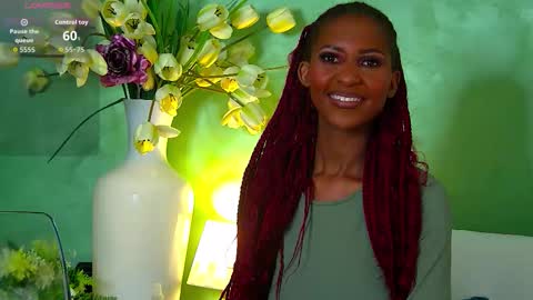 Snapshot of izzie_sugar chatting on October 2025 07:12:02 PM Sugar Babe online show from October 2025 07:12:02 PM