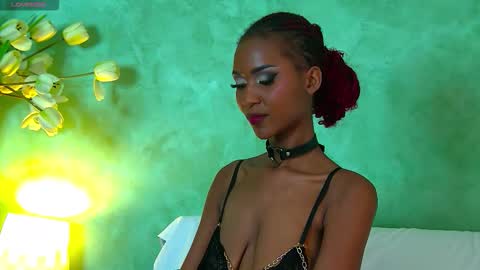 Snapshot of izzie_sugar chatting on October 2025 07:14:02 PM Sugar Babe online show from October 2025 07:14:02 PM