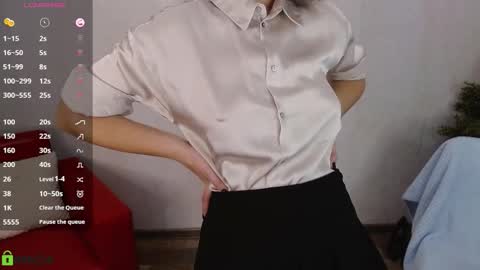 Queen of nylon  Victoria online show from November 2025 04:56:02 AM