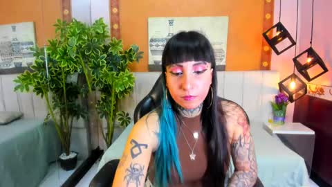 Snapshot of izzymoon_ chatting on May 2026 01:30:02 PM izzymoon_ online show from May 2026 01:30:02 PM